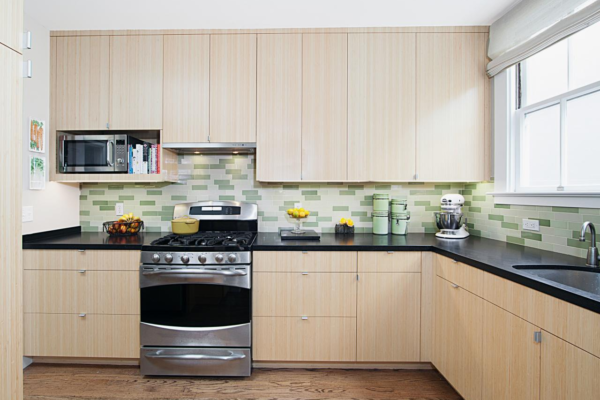 So sánh chi tiết bề mặt gỗ tủ bếp Melamine và Laminate So sánh chi tiết bề mặt gỗ tủ bếp Melamine và Laminate