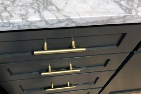 Mẫu tay nắm tủ bếp inox cho căn bếp hiện đại Mẫu tay nắm tủ bếp inox cho căn bếp hiện đại
